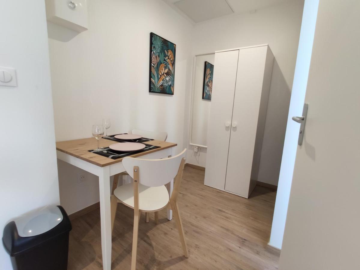 Residence Jehan Froissart ヴァランシエンヌ エクステリア 写真